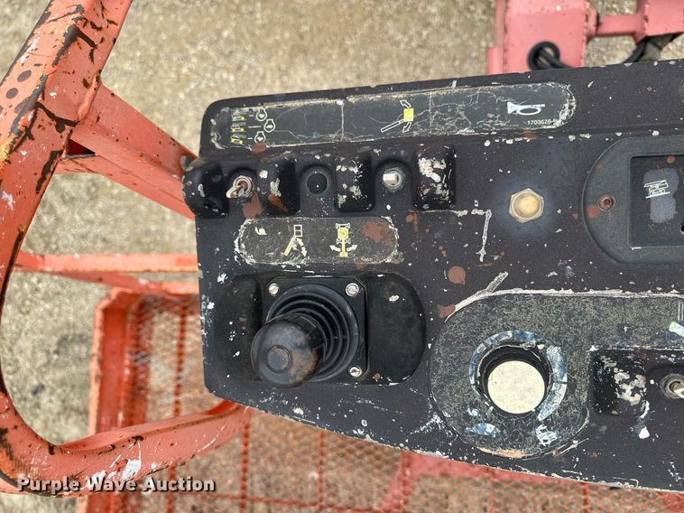 image for item EM3742 1998 JLG 600S boom lift