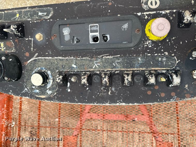 image for item EM3742 1998 JLG 600S boom lift