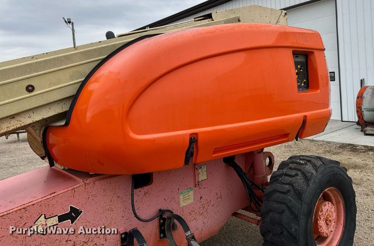 image for item EM3742 1998 JLG 600S boom lift