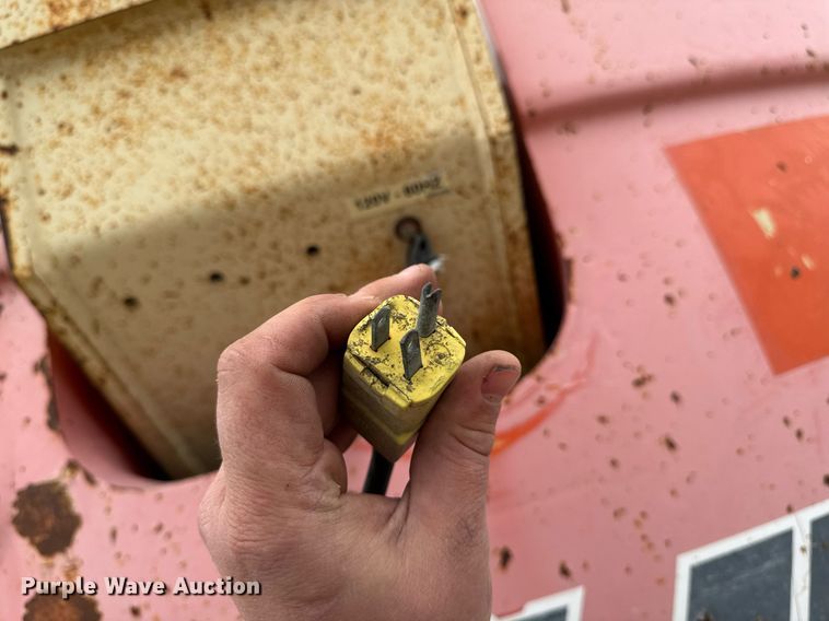 image for item EM3742 1998 JLG 600S boom lift