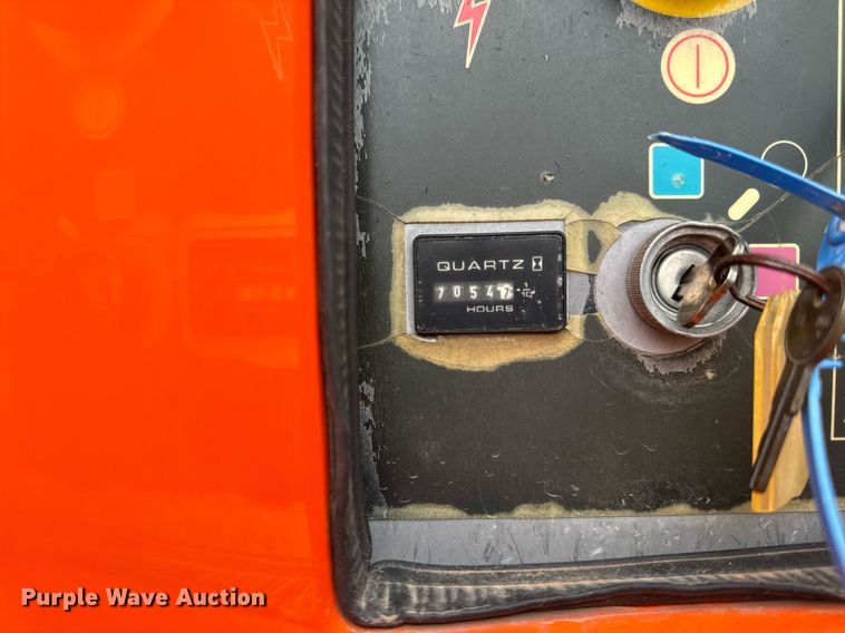 image for item EM3742 1998 JLG 600S boom lift