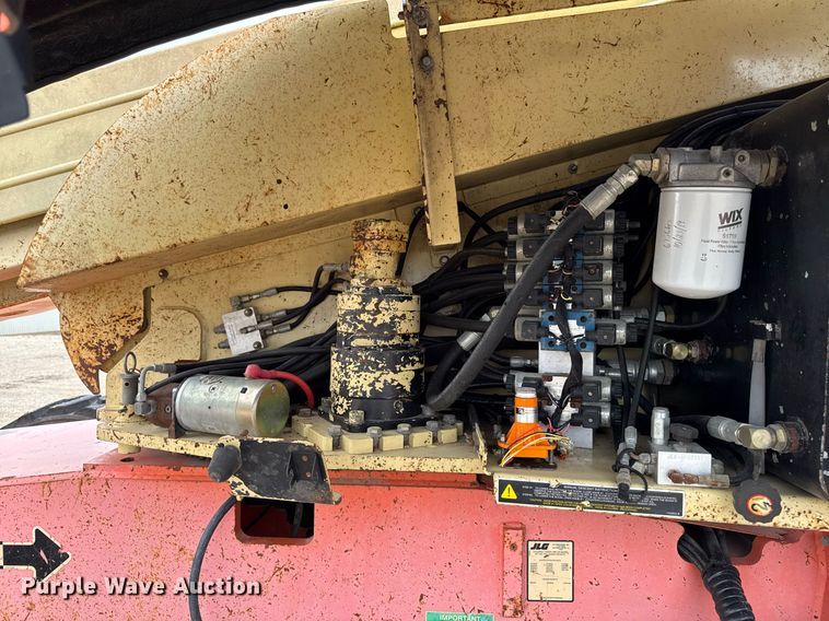 image for item EM3742 1998 JLG 600S boom lift