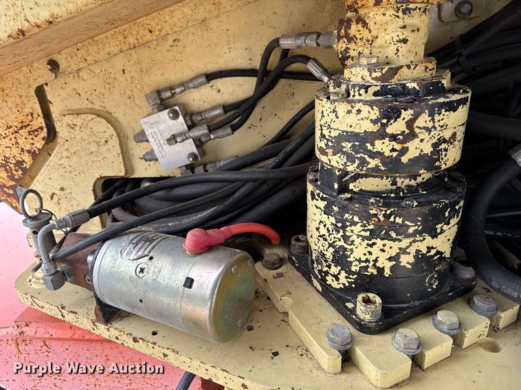 image for item EM3742 1998 JLG 600S boom lift