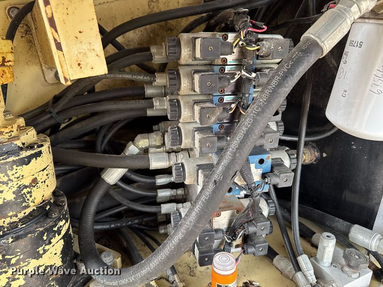 image for item EM3742 1998 JLG 600S boom lift