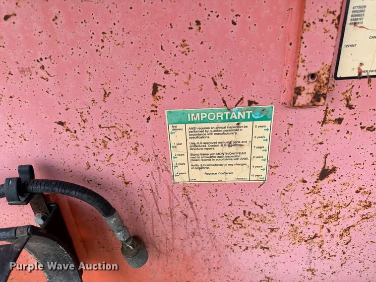 image for item EM3742 1998 JLG 600S boom lift