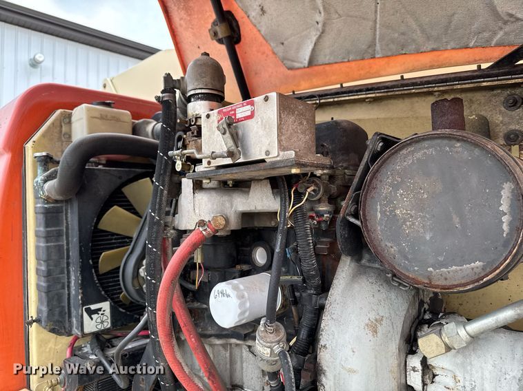 image for item EM3742 1998 JLG 600S boom lift