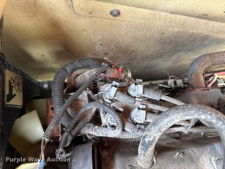 image for item EM3742 1998 JLG 600S boom lift