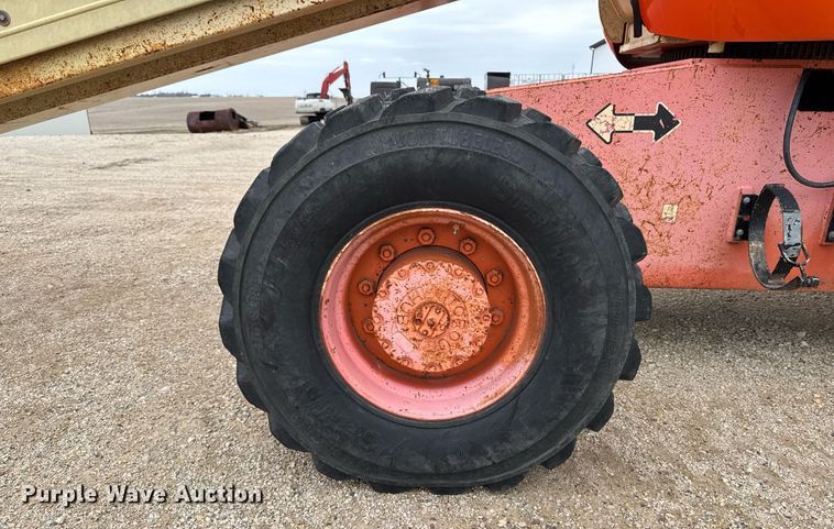 image for item EM3742 1998 JLG 600S boom lift