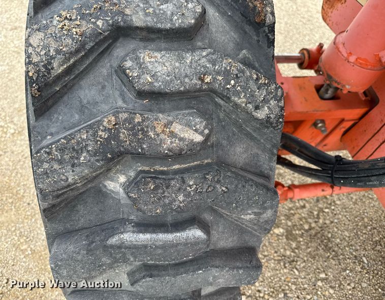 image for item EM3742 1998 JLG 600S boom lift