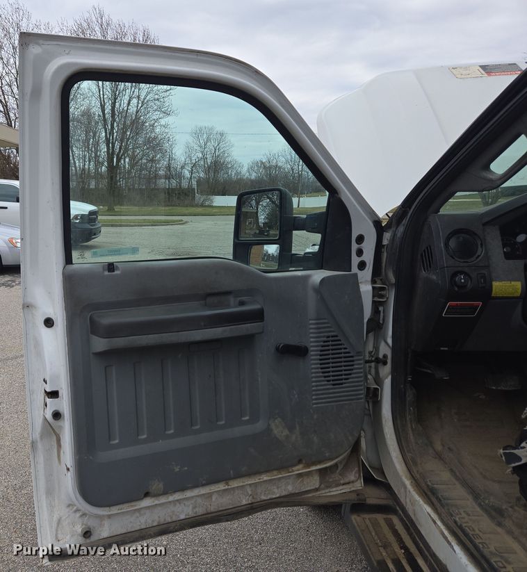 image for item EM6007 2012 Ford F450 Super Duty XL bucket truck