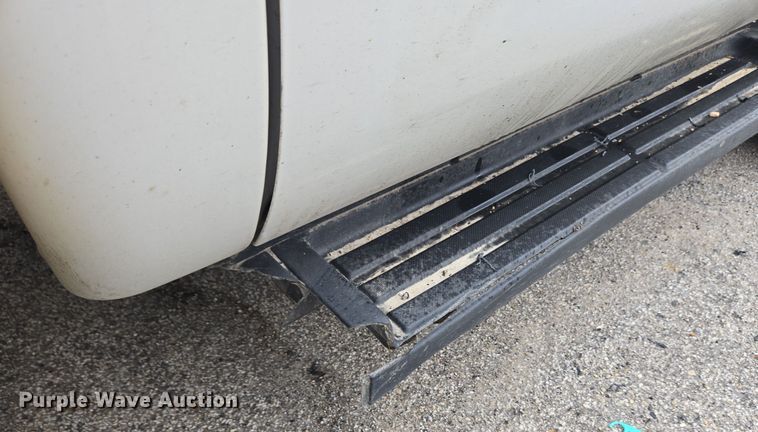 image for item EM6007 2012 Ford F450 Super Duty XL bucket truck