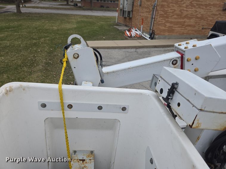 image for item EM6007 2012 Ford F450 Super Duty XL bucket truck