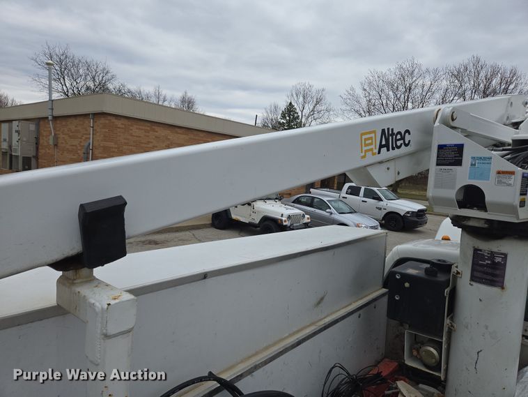 image for item EM6007 2012 Ford F450 Super Duty XL bucket truck