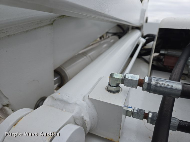 image for item EM6007 2012 Ford F450 Super Duty XL bucket truck