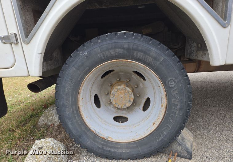 image for item EM6007 2012 Ford F450 Super Duty XL bucket truck