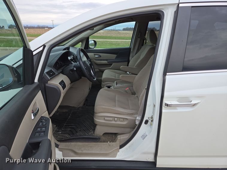 image for item EM6018 2014 Honda Odyssey van