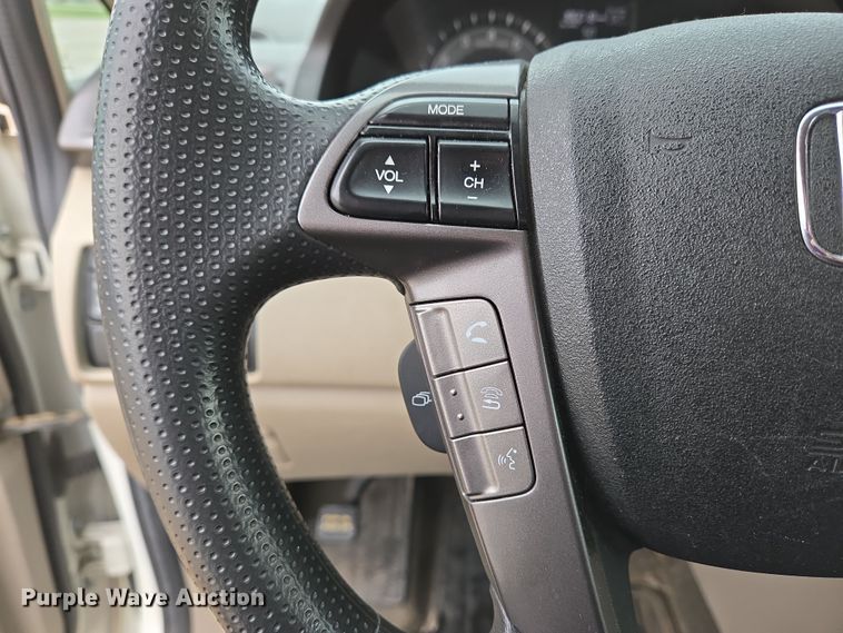 image for item EM6018 2014 Honda Odyssey van