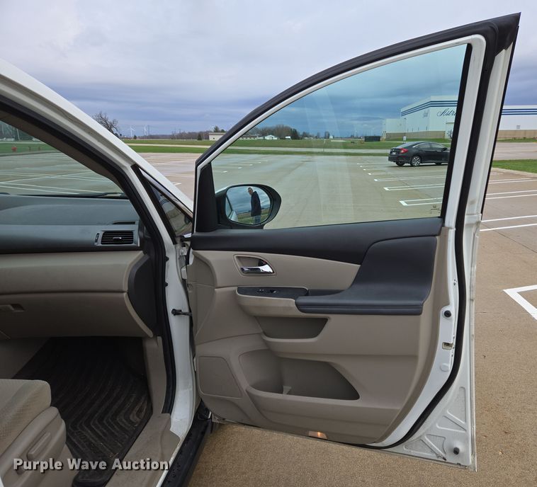 image for item EM6018 2014 Honda Odyssey van