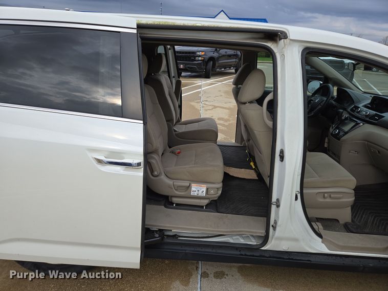 image for item EM6018 2014 Honda Odyssey van