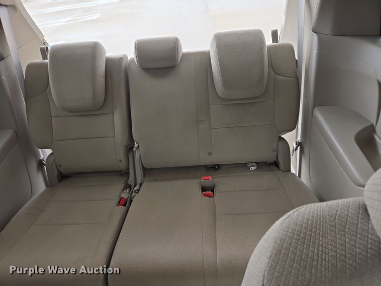 image for item EM6018 2014 Honda Odyssey van