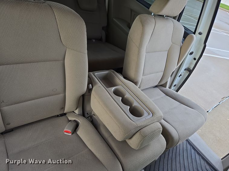image for item EM6018 2014 Honda Odyssey van