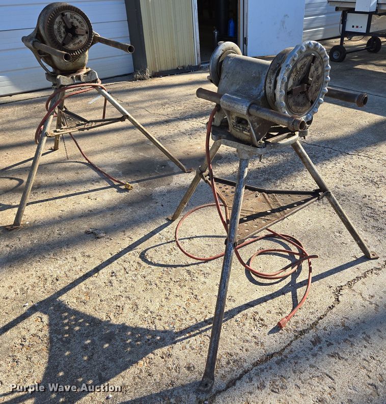 image for item EN3563 (2) Ridgid pipe threading machines