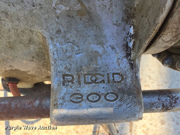 image for item EN3563 (2) Ridgid pipe threading machines