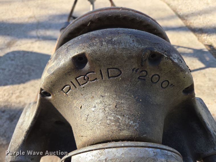 image for item EN3563 (2) Ridgid pipe threading machines