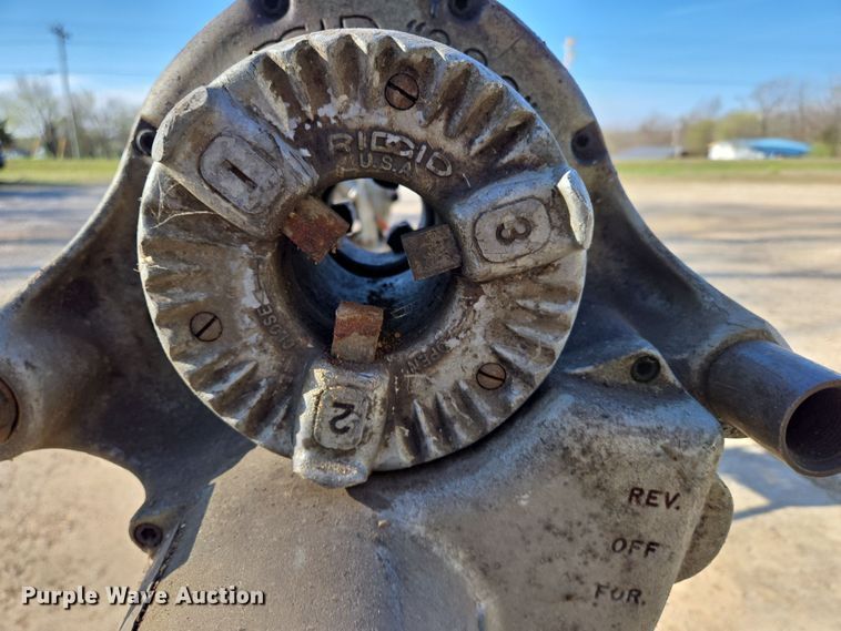 image for item EN3563 (2) Ridgid pipe threading machines