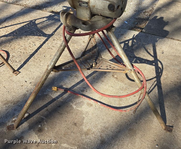 image for item EN3563 (2) Ridgid pipe threading machines