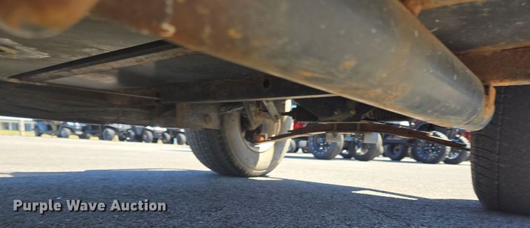 image for item EN3567 2004 Columbia ParCar C-6 Shuttle golf cart