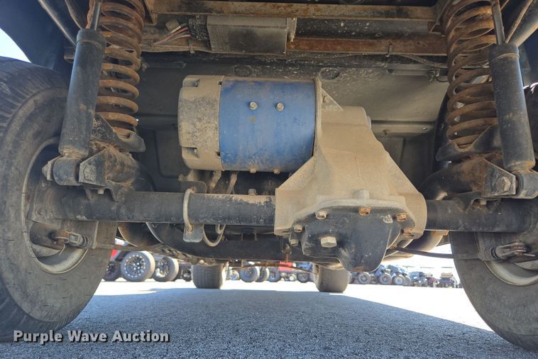 image for item EN3567 2004 Columbia ParCar C-6 Shuttle golf cart