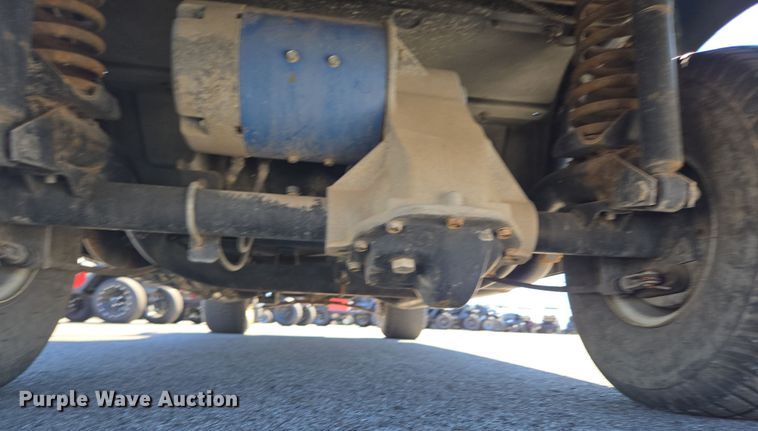 image for item EN3567 2004 Columbia ParCar C-6 Shuttle golf cart