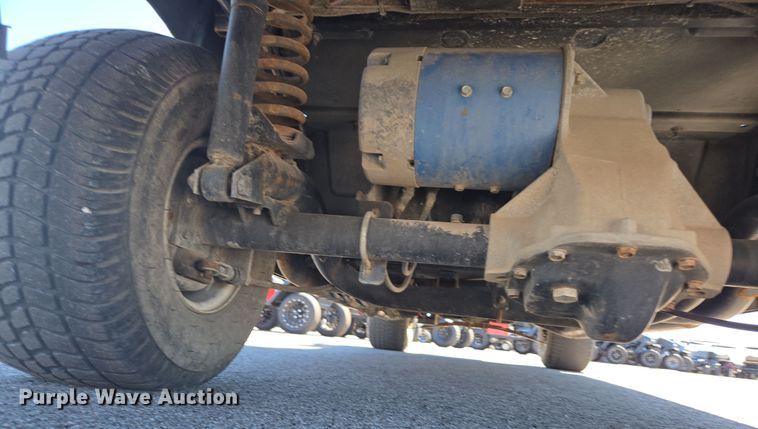 image for item EN3567 2004 Columbia ParCar C-6 Shuttle golf cart