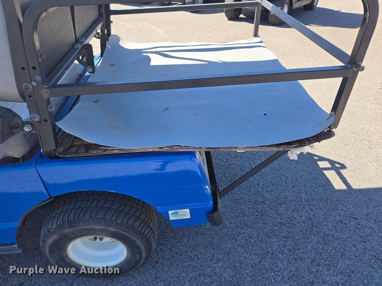 image for item EN3567 2004 Columbia ParCar C-6 Shuttle golf cart