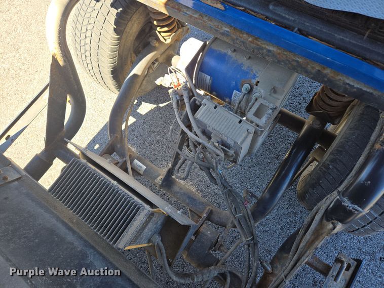 image for item EN3567 2004 Columbia ParCar C-6 Shuttle golf cart