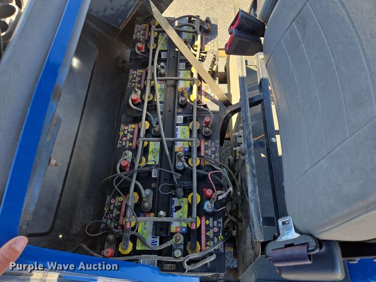 image for item EN3567 2004 Columbia ParCar C-6 Shuttle golf cart