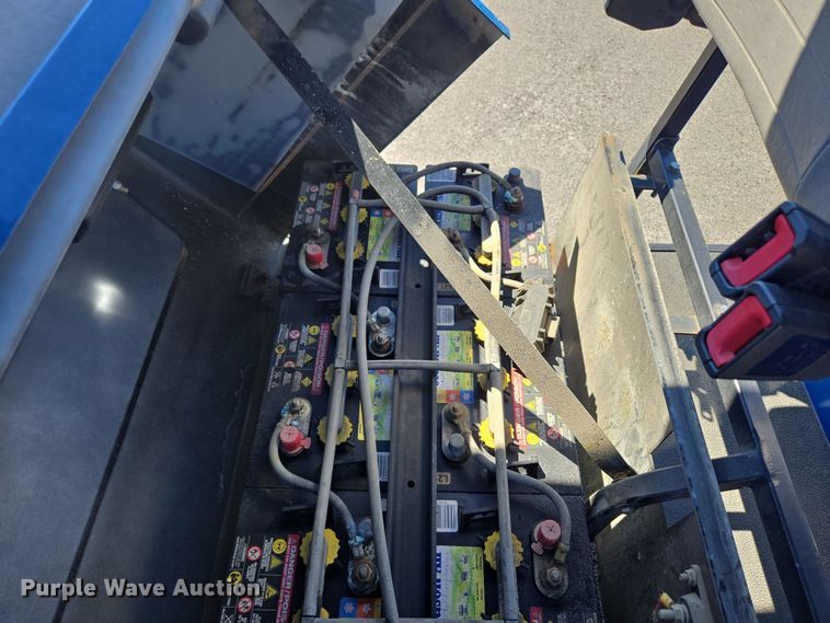 image for item EN3567 2004 Columbia ParCar C-6 Shuttle golf cart