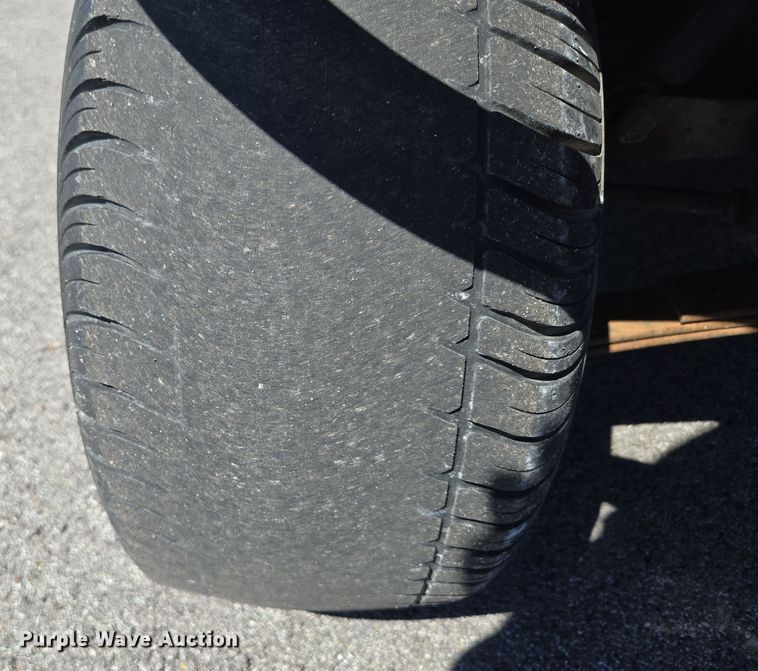 image for item EN3567 2004 Columbia ParCar C-6 Shuttle golf cart