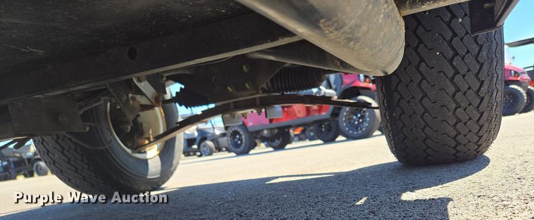 image for item EN3589 2004 Columbia ParCar Utilitruck golf cart