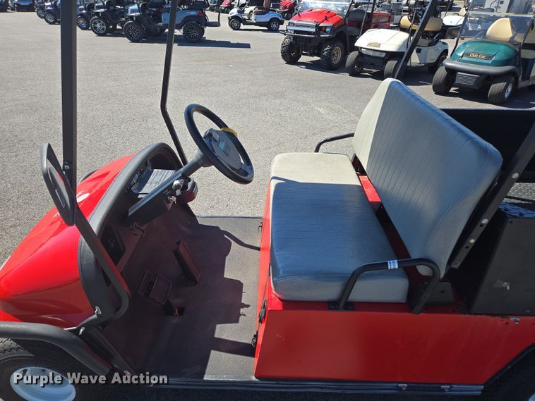 image for item EN3589 2004 Columbia ParCar Utilitruck golf cart