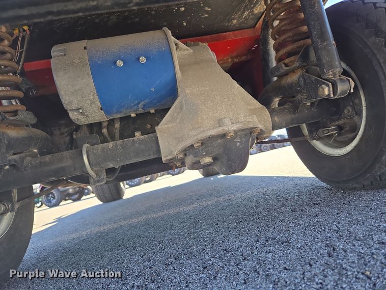 image for item EN3589 2004 Columbia ParCar Utilitruck golf cart