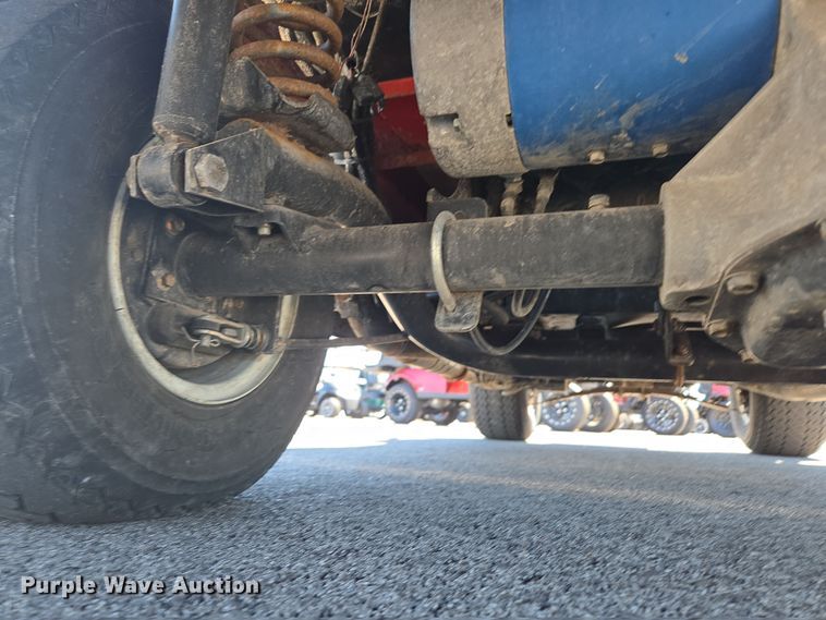 image for item EN3589 2004 Columbia ParCar Utilitruck golf cart