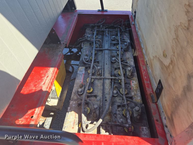 image for item EN3589 2004 Columbia ParCar Utilitruck golf cart