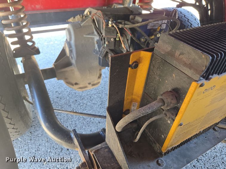 image for item EN3589 2004 Columbia ParCar Utilitruck golf cart