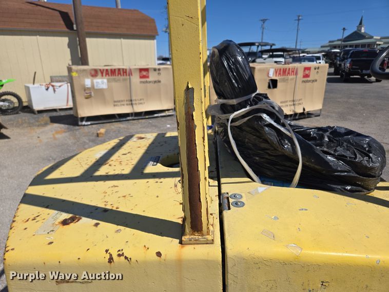 image for item EN3590 Allis Chalmers CP50 PS Single forklift