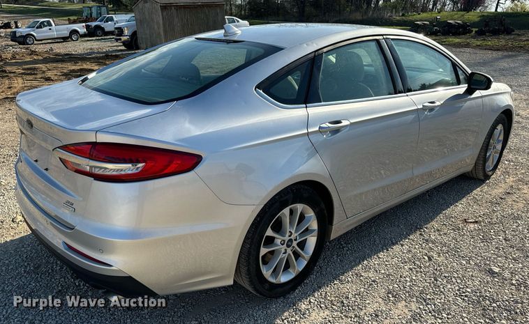 image for item EN5229 2019 Ford Fusion SE 