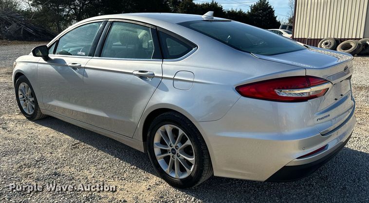 image for item EN5229 2019 Ford Fusion SE 