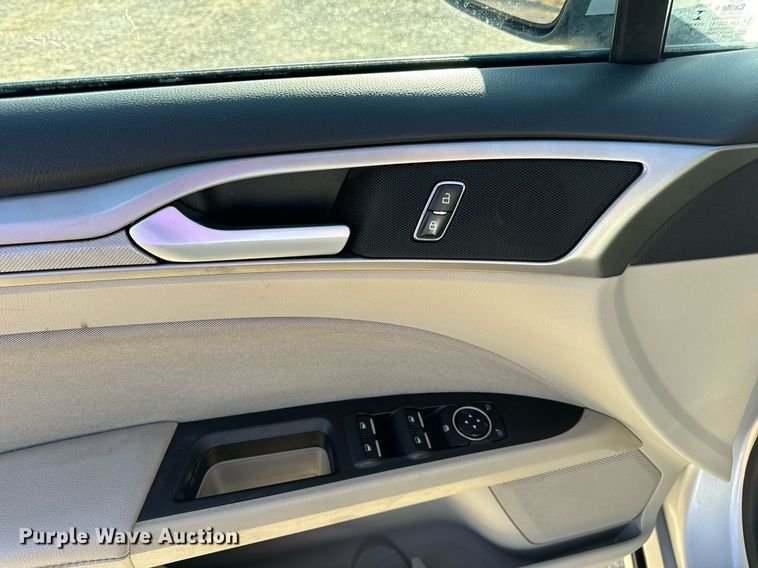 image for item EN5229 2019 Ford Fusion SE 