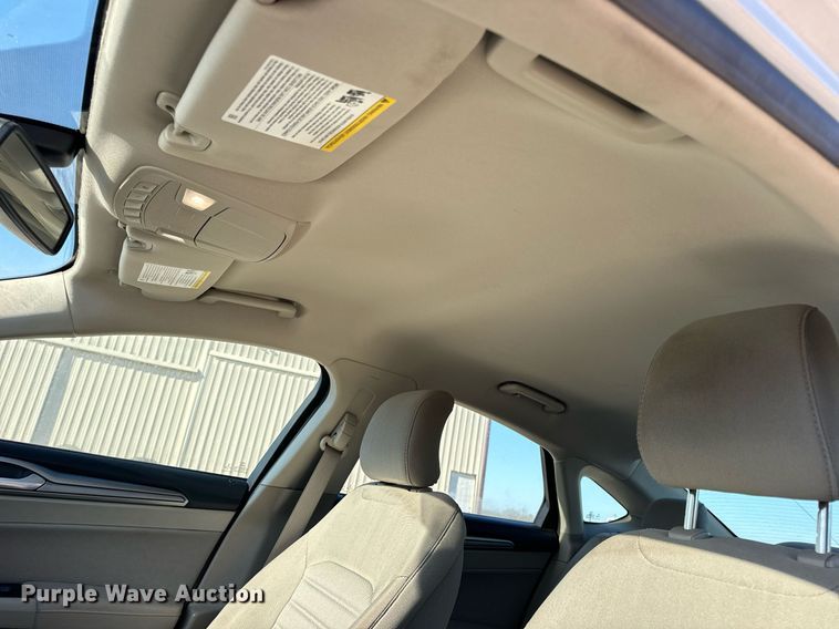 image for item EN5229 2019 Ford Fusion SE 